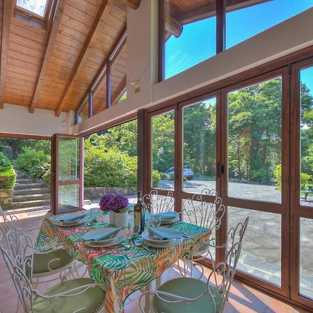 Villa Il Castagno Few Min From Beach - Happy Rentals Castelveccana المظهر الخارجي الصورة