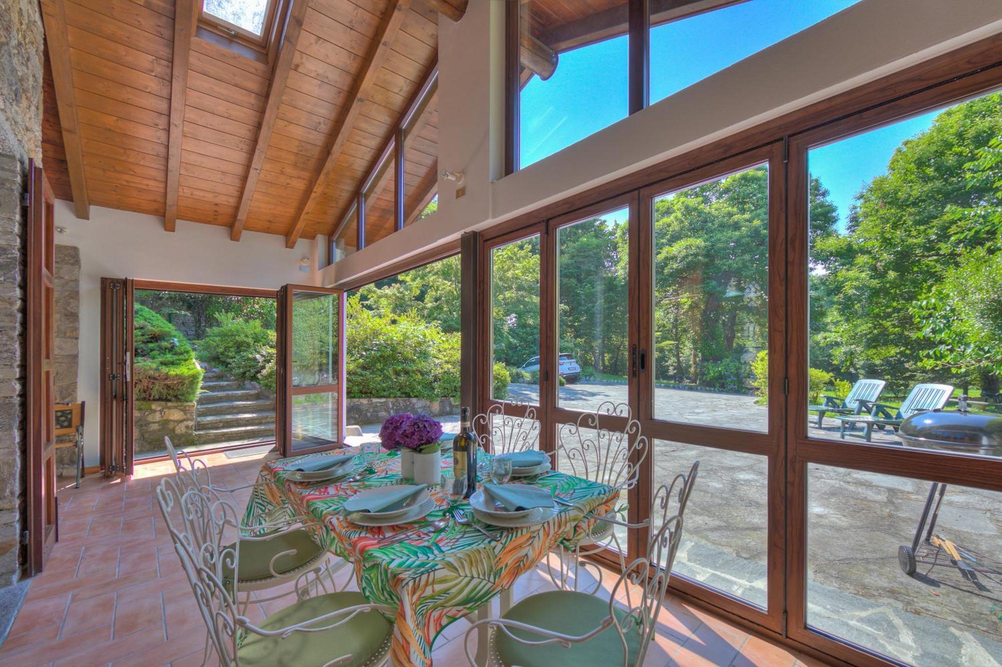 Villa Il Castagno Few Min From Beach - Happy Rentals Castelveccana المظهر الخارجي الصورة
