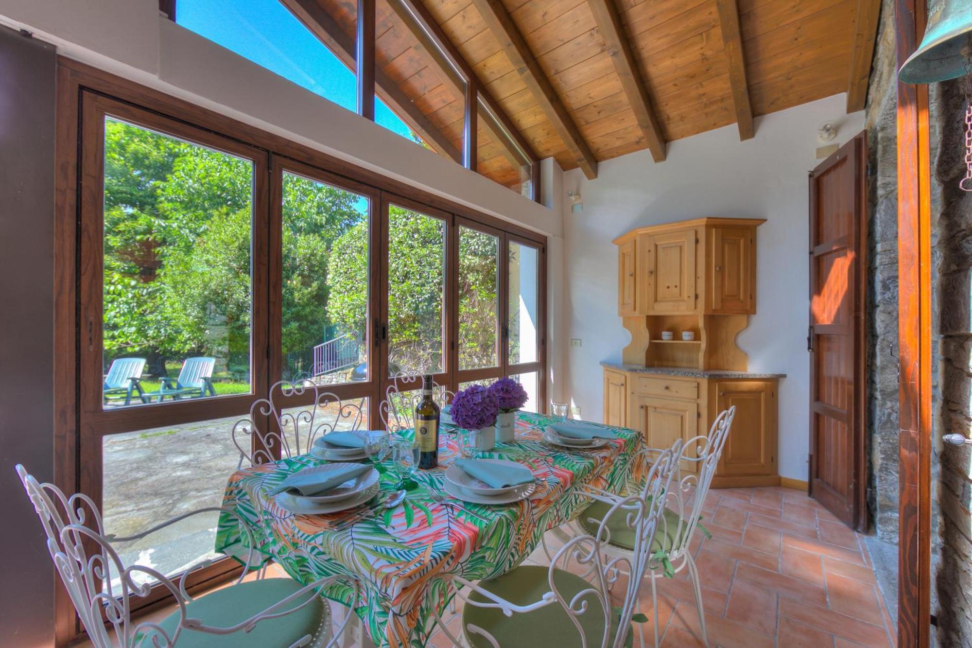 Villa Il Castagno Few Min From Beach - Happy Rentals Castelveccana المظهر الخارجي الصورة